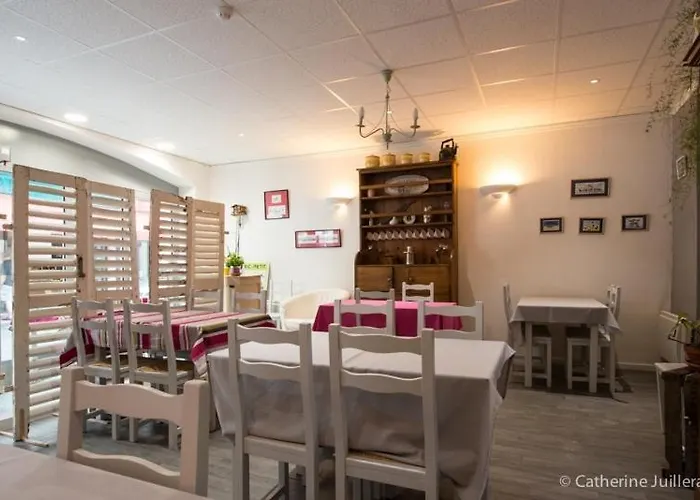 Les Chambres Du Phoebus Bed and breakfast